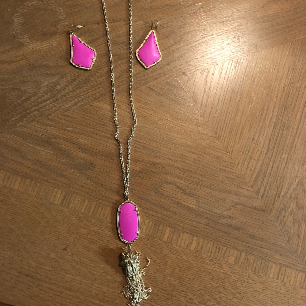 Kendra Scott necklace and earring set